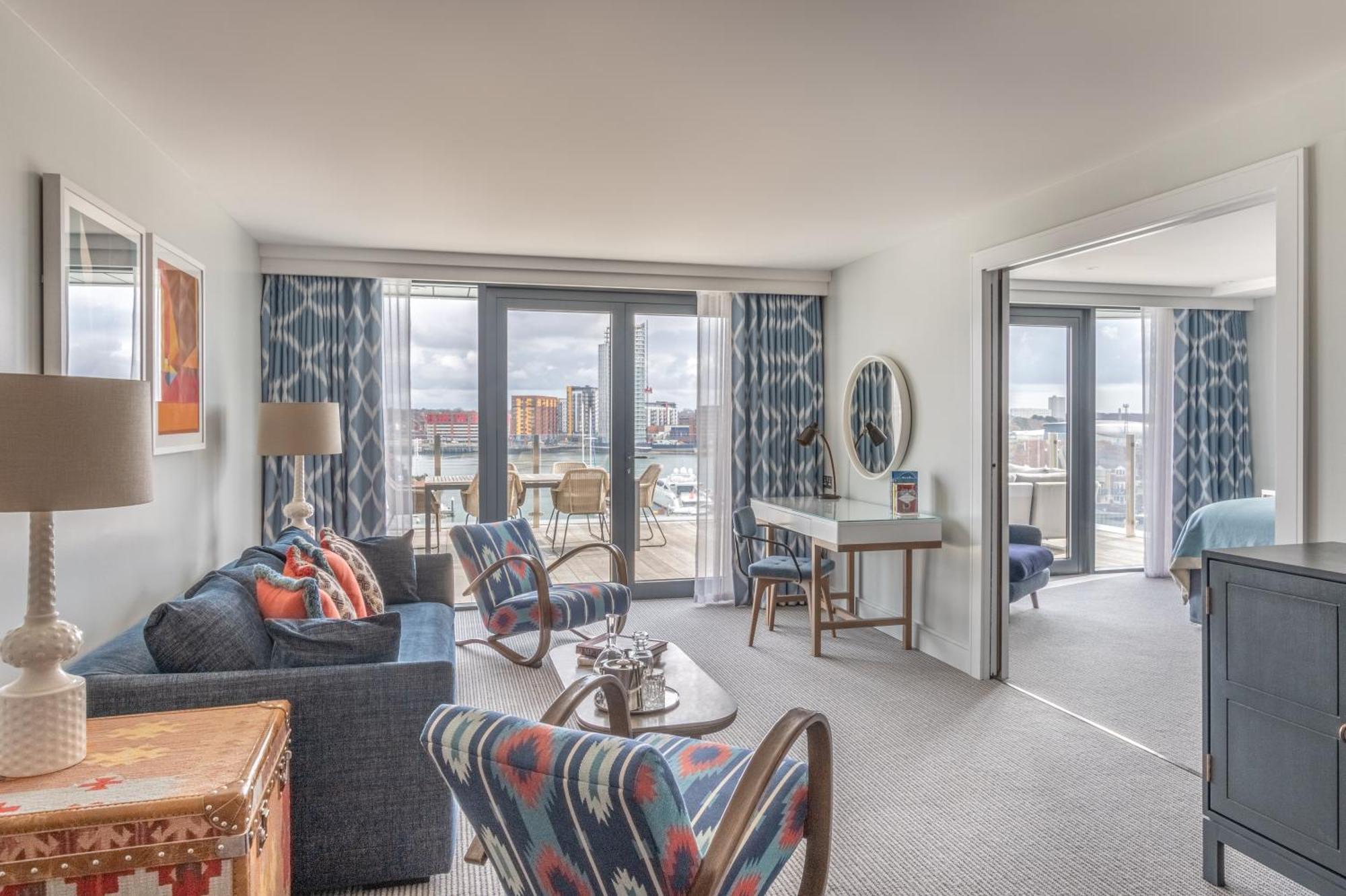 Harbour Hotel & Spa Southampton Pokoj fotografie A living room at The Drake