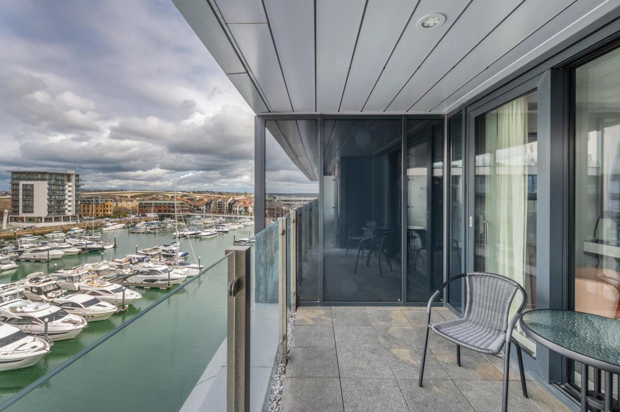 Harbour Hotel & Spa Southampton Pokoj fotografie A balcony in a residential apartment